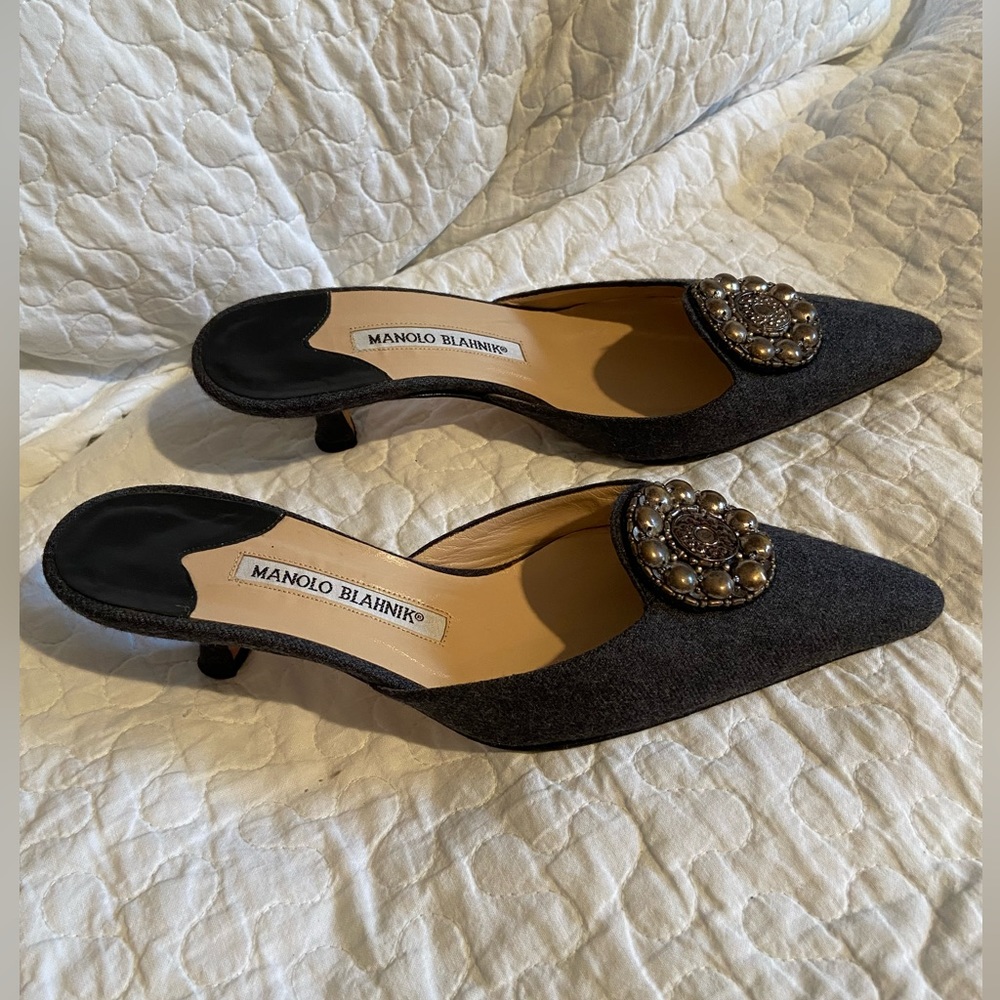 MANOLO BLAHNIK Dark Gray Pointed-Toe Coin Mules size 37.5